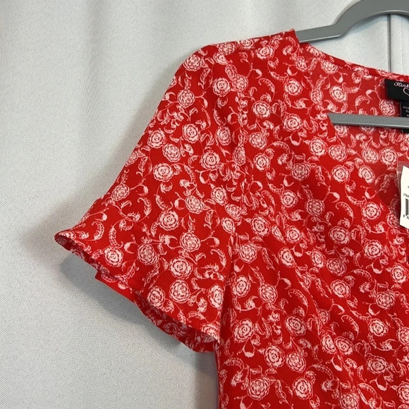 New Hooked Up V-Neck Brand Button Up Peplum Top Size Small - Picture 5 of 5